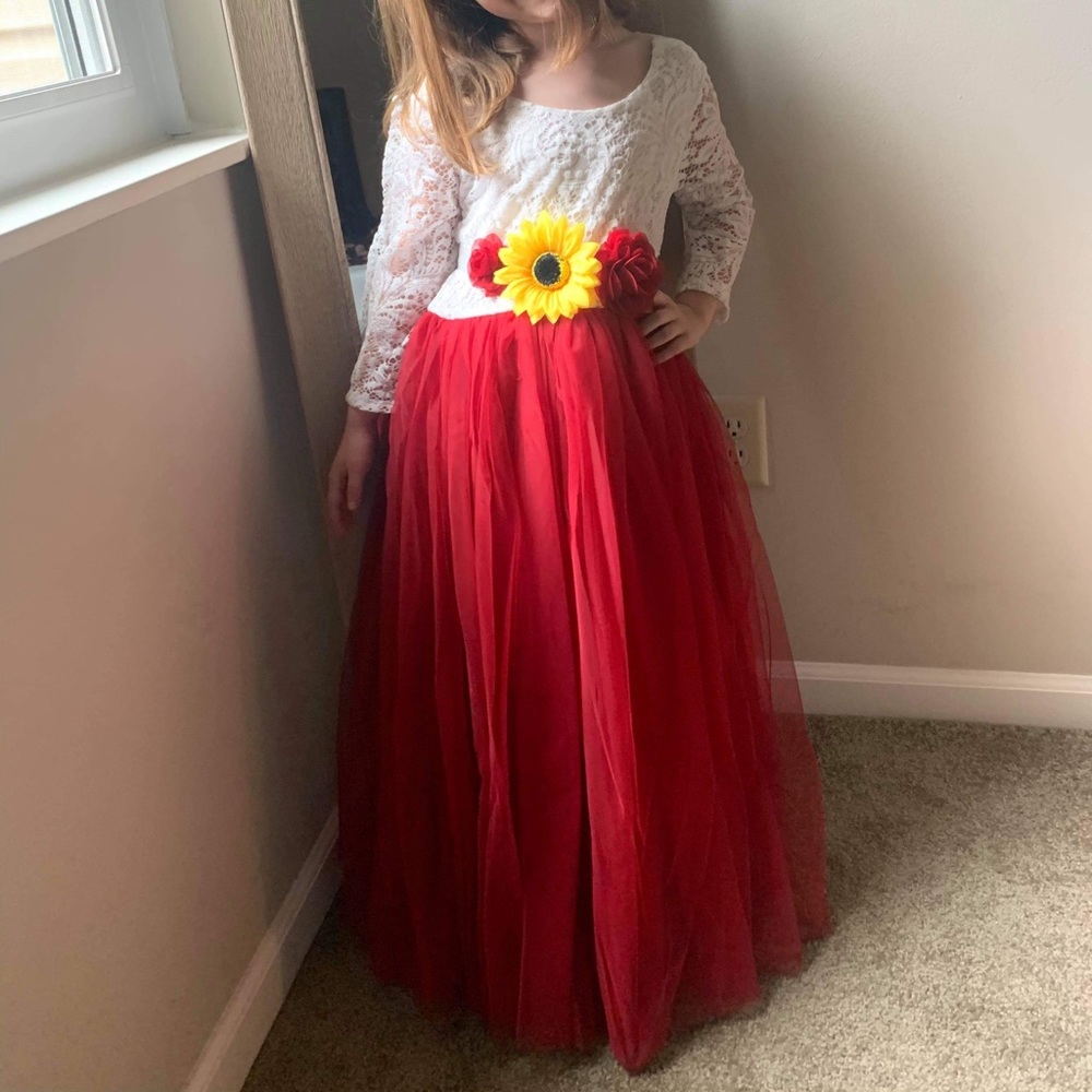 Size 6 flower girl dress.
